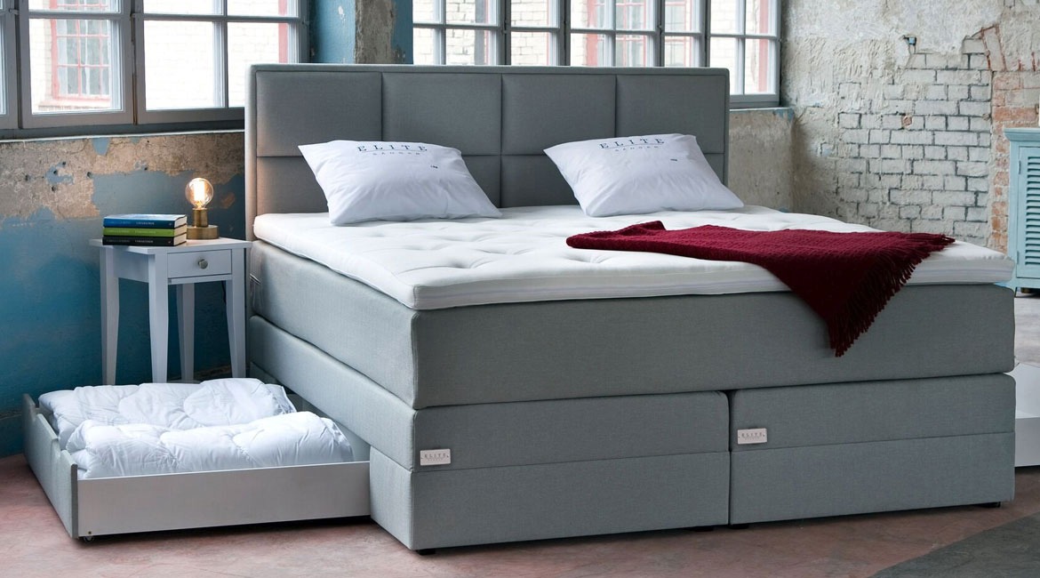 Förvaringssängar – full bed in a styled room